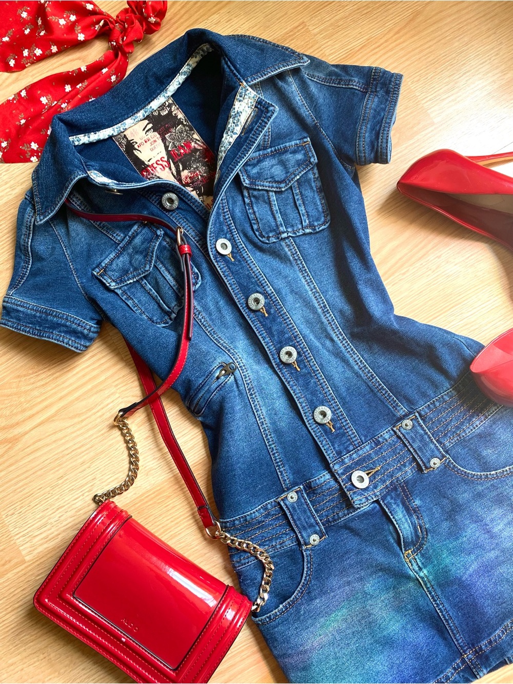 ICONIC GUESS Blue Denim Button-Front Short Sleeve Overall Dress - Picture 14 of 14